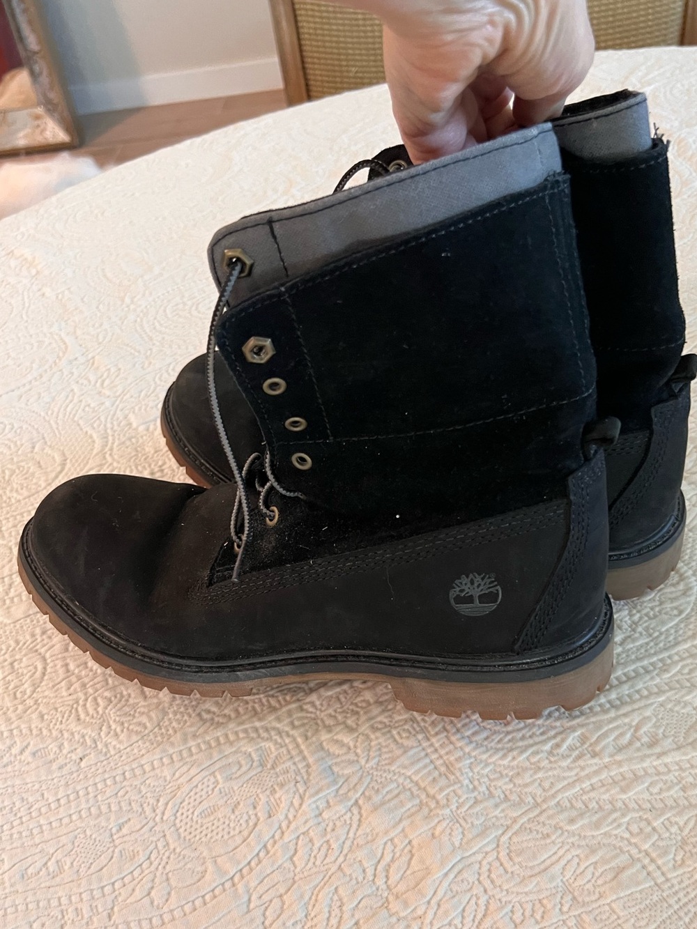 Timberland 6-Inch Premium Boots – Women's Size 10 – Black Nubuck